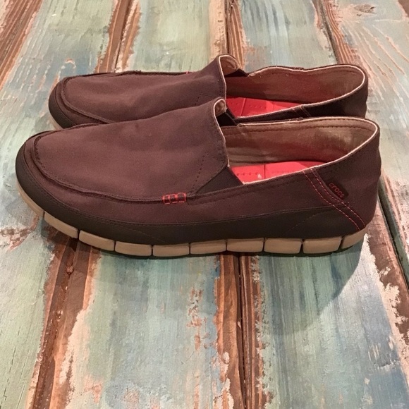 Crocs 13 Loafers Men’s Canvas Comfort Shoes Brown Slip Ons 14773 - Picture 8 of 9